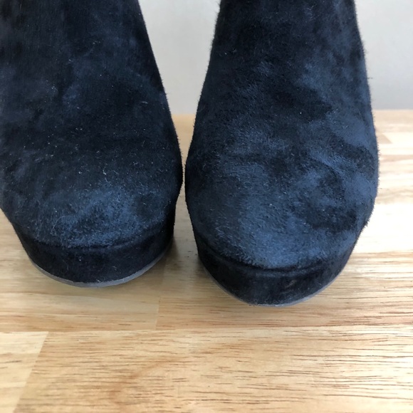 Vince Camuto ‘Klance’ Faux Suede Wedge Booties. - Picture 4 of 11